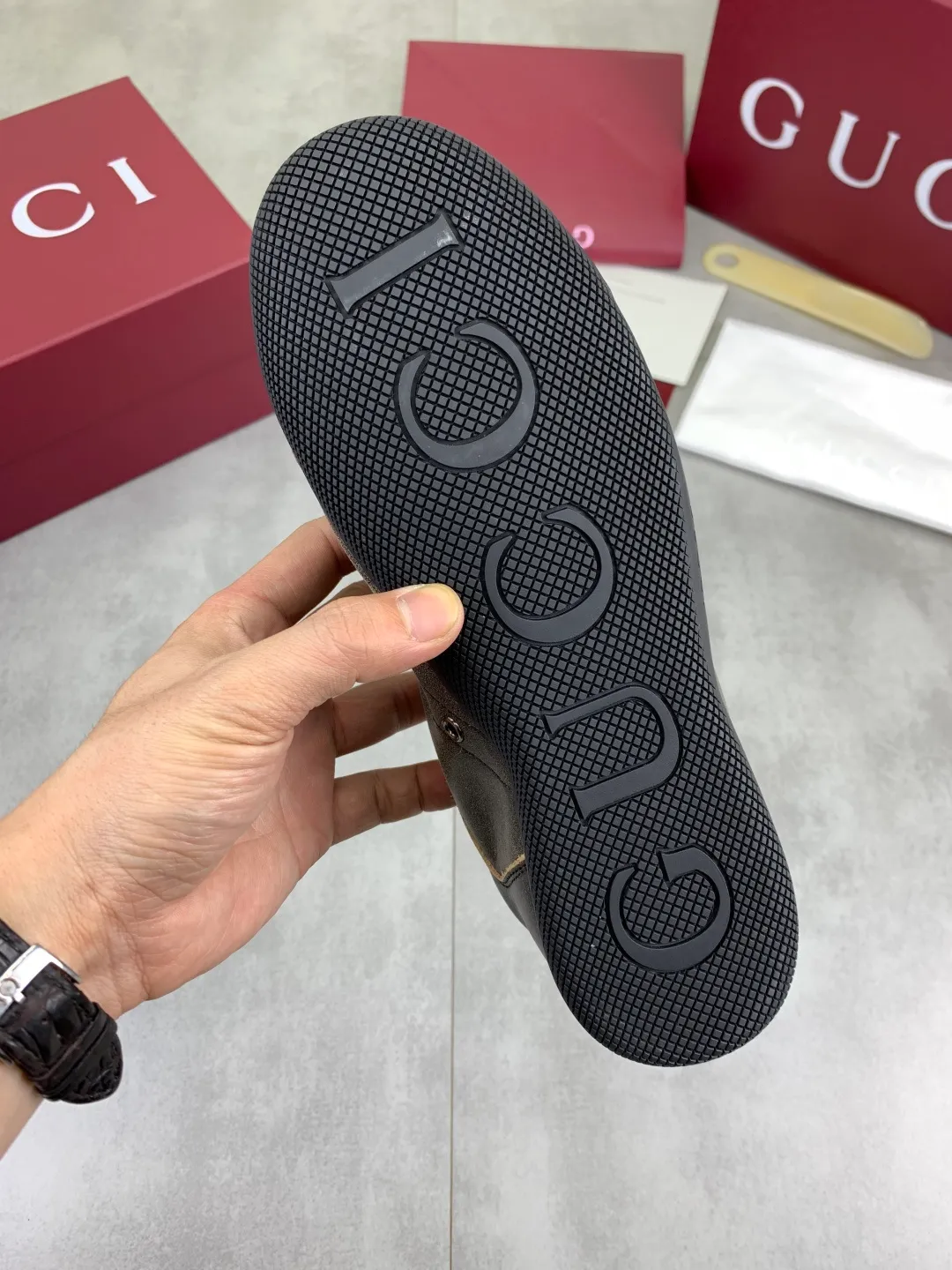 Men's shoes 💰P542 💰[New model] 🆘 The latest model from Gucci's official website 🎁Classic casual and fashionable men's shoes 👟Breaking hot model 💥The style is simple and elegant, exclusive for trendy men. Unique official website's latest brand elements 👑Gucci original decoration, fashionable and generous, the fabric is made of original soft calfskin➕Comfortable soft pigskin lining ✅The official website specifies wear-resistant rubber outsole_full of elasticity, classic model taken in real life🎬Color: 5️⃣colors available😍Number: 35-44